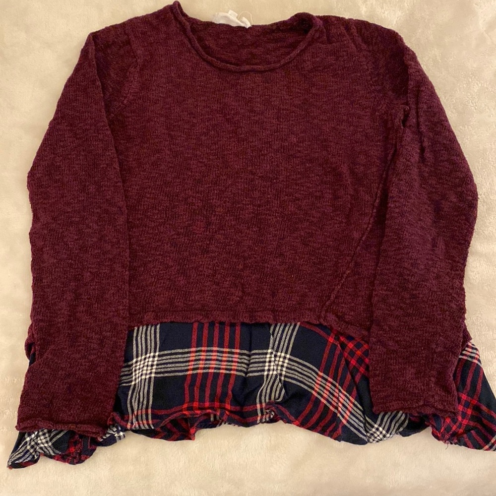 Maroon sweater w plaid detailing. Size Large